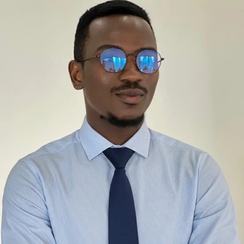 Portrait de Armand Naple Gbommou